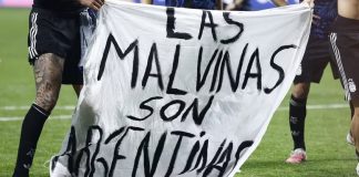 Mundial 2026: Gobierno británico quiere que la FIFA investigue a Argentina por la pancarta de “Las Malvinas son argentinas”