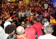 Muere un niño de 13 años tras el derrumbe de una fuente en mientras celebraba el Mundial