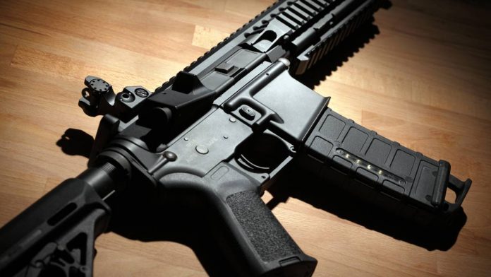 baile-escolar-armas-polemica-michoacan-092828