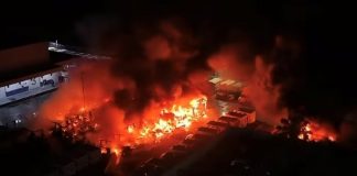 Incendio arrasa bodega de Pepsi en Matamoros; fuego consume 40 camiones repartidores