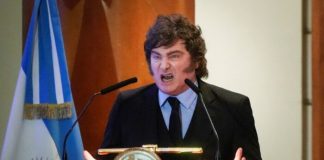 Milei firma decreto para impedir el ingreso o expulsar a extranjeros que promuevan ‘mensajes de odio’ contra Argentina