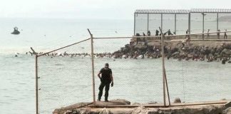 España despliega al Ejército en Ceuta tras entrada masiva de migrantes; suman nueve muertos