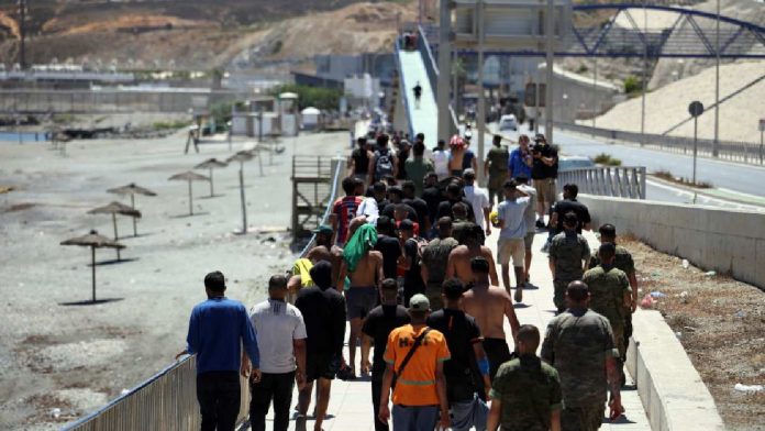 ceuta-pide-auxilio-a-espana-tras-rebasar-capacidad-de-apoyo-a-menores-migrantes-105314