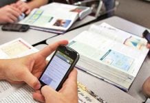 CNDH llama a limitar dispositivos digitales en las aulas