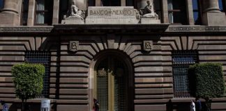 Banxico deja sin cambios la tasa de interés y la mantiene en 6.5%