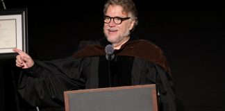 Guillermo del Toro recibe doctorado honoris causa del American Film Institute