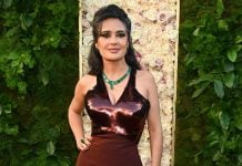 Salma Hayek se convierte en abuela por primera vez; comparte foto con su nieto