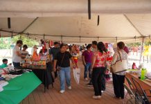 Bazar ‘Regreso a Clases’ reúne a familias neolaredenses en el parque Viveros