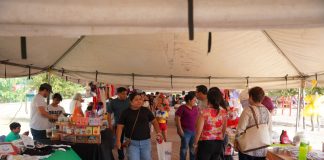 Bazar ‘Regreso a Clases’ reúne a familias neolaredenses en el parque Viveros
