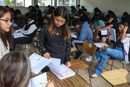 Y ESTUDIANTES
