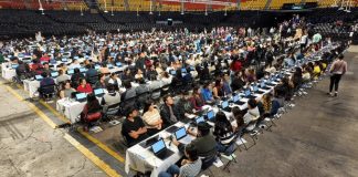 UNAM comienza examen de control en CDMX entre nervios, ilusión y fallas técnicas
