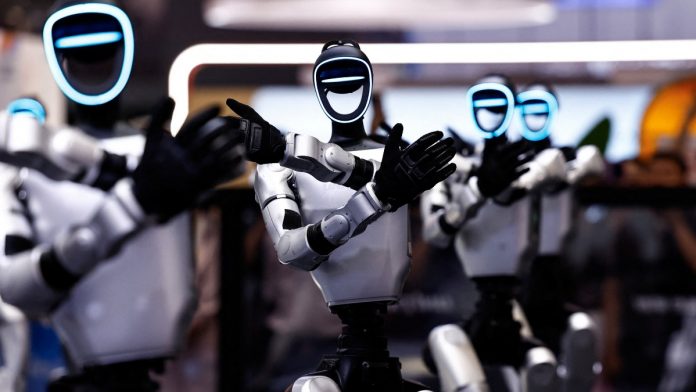 robots-hacen-acrobacias-y-tocan-el-piano-en-abarrotada-conferencia-mundial-de-robotica-2026-135757