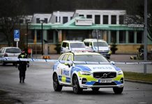 Reportan “varias muertes” tras ataque de un hombre armado con una espada en escuela secundaria