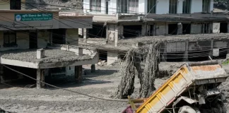 Inundaciones arrasan aldeas del Himalaya en la frontera entre Nepal y China: hay al menos 31 muertos