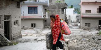 Alertan sobre posibles inundaciones en Nepal y el Tíbet, a dos días de la tragedia