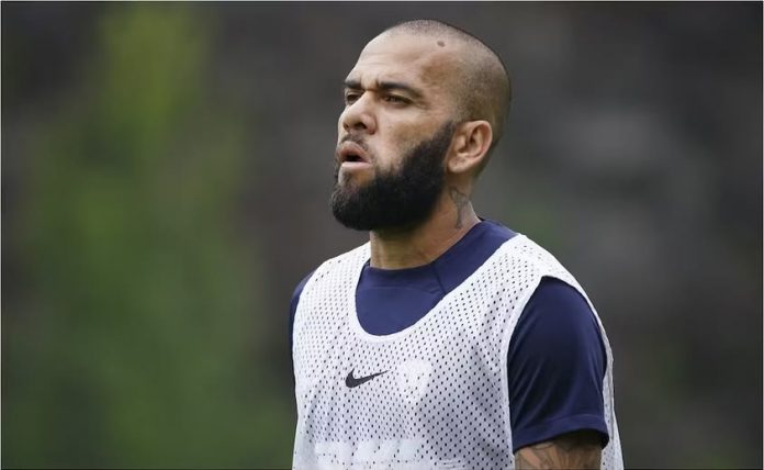 Y DANI ALVES