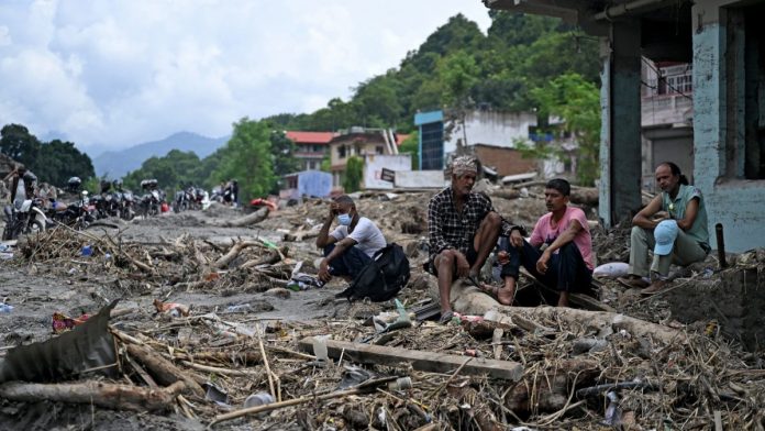 nepal-riada-muertos-desaparecidos-094700