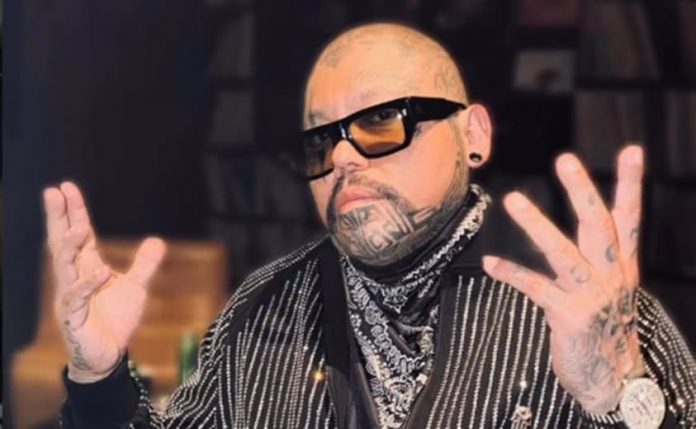 Y A.B. Quintanilla