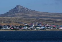 Londres busca “relación constructiva” con Argentina pese a tensión por Malvinas; reafirma soberanía británica sobre las islas