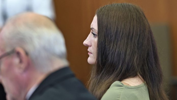 jurado-habla-de-lindsay-clancy-tras-juicio-nulo-070357