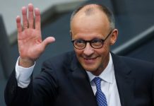 Canciller alemán aplaza llamada con Trump; el presidente de EEUU elogió triunfo de AfD