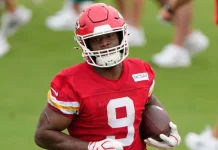 Kenneth Walker III tuvo un debut espectacular con los Chiefs que eclipsó el regreso de Patrick Mahomes