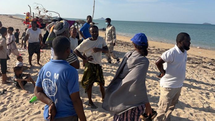 Yemen: combates desplazan a más de 100 mil personas y elevan tensión en Bab el Mandeb