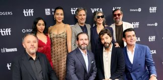 Gael García estrena en Toronto ‘Hombre al agua’, su nueva película como director y actor junto a Ricky Martin