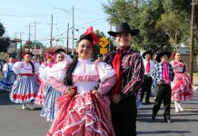 Realizan Desfile Binacional en Laredo, Texas