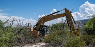 Administración Trump comienza la construcción del muro fronterizo en Big Bend, Texas