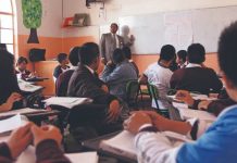 ¿Estudiar ya no garantiza una mejor vida? Película “El fin de la escuela” aborda crisis educativa