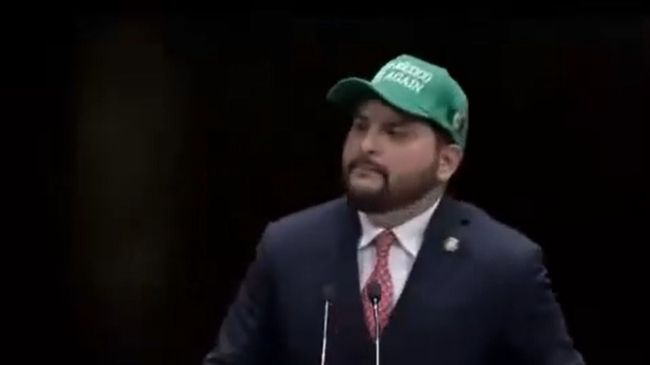 gutierrez-mancilla-gorra-verde-make-mexico-safe-again_5_650x365