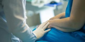 Cofepris alerta por famoso tratamiento estético vendido en redes sociales; podría poner en riesgo la salud