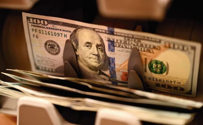 Y DÓLAR