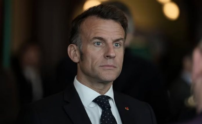 Y MACRON