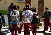 Tras cuatro años, más jóvenes se quedan en la escuela