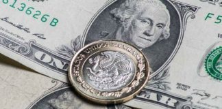 Peso registra su nivel más débil frente al dólar desde 2025