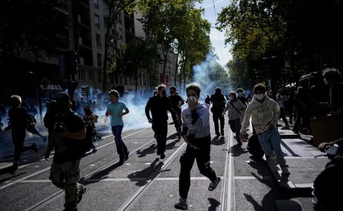 Y FRANCIA