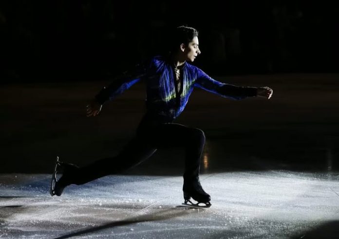 Donovan Carrillo convierte la pista en un homenaje a Juan Gabriel