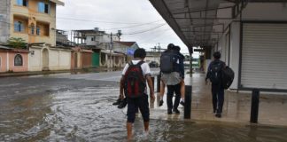 Lluvias ponen en jaque a escuelas