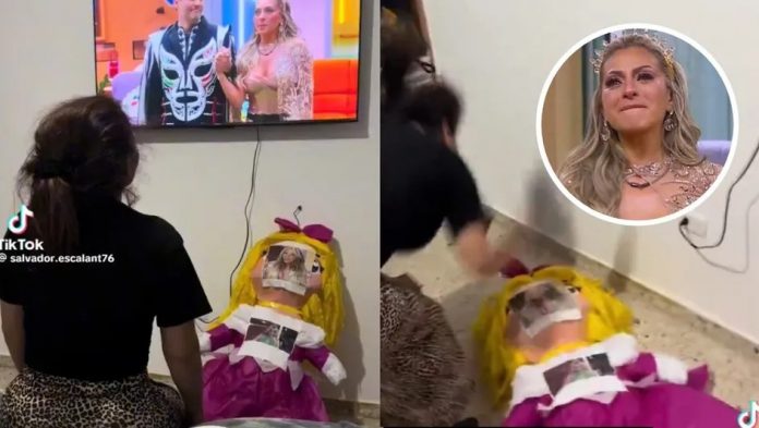 Mujer golpea y patea piñata de Mariana Ochoa al verla ganar La Casa de los Famosos: “Eres tú, Mariana”