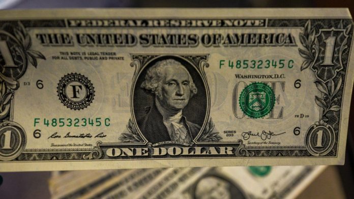 El dólar cotiza en 18.13 pesos este martes 6 de octubre