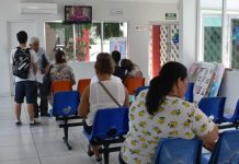 Pagan de su bolsillo; Salud promete 476 consultorios