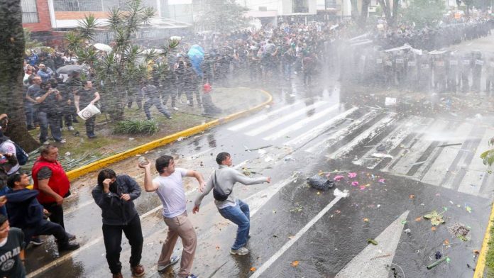 1103117-protesta-agua-jalisco-web-1-114122