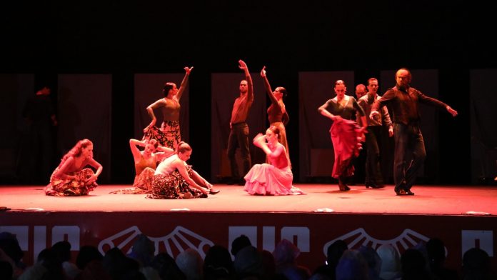 la-lluvia-no-detuvo-al-cervantino-carmen-de-la-compania-antonio-gades-conquista-la-alhondiga-de-granaditas-051823