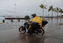 Huracán Simon alcanza de nuevo categoría 2: continúa generando oleaje elevado en Jalisco, Nayarit y BCS