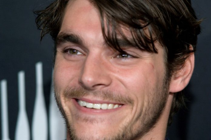 rj-mitte-breaking-bad-1-1536x1024