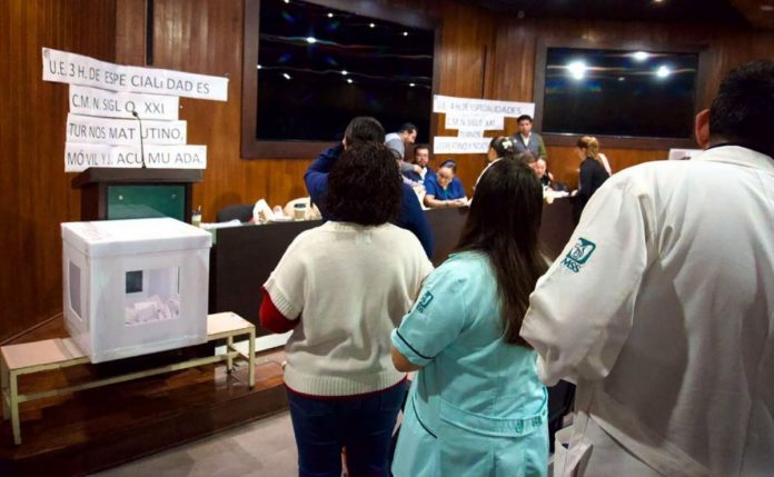 trabajadores-de-la-salud-votan-en-consulta-salarial-2026-2027