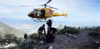 Rescatan a senderista tras caer de 20 metros en el Cerro de las Mitras en Monterrey