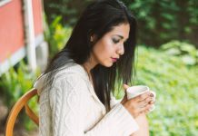Café con o sin cafeína: la ciencia confirma que tu taza diaria transforma tu memoria, ánimo y microbiota